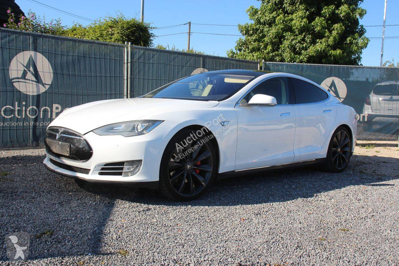 Furgoneta Tesla P85+