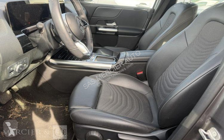 عربة نفعية Mercedes
