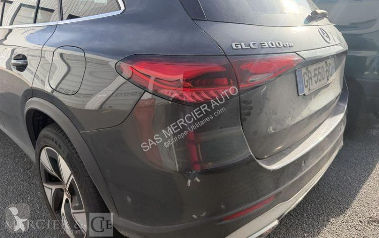 عربة نفعية Mercedes