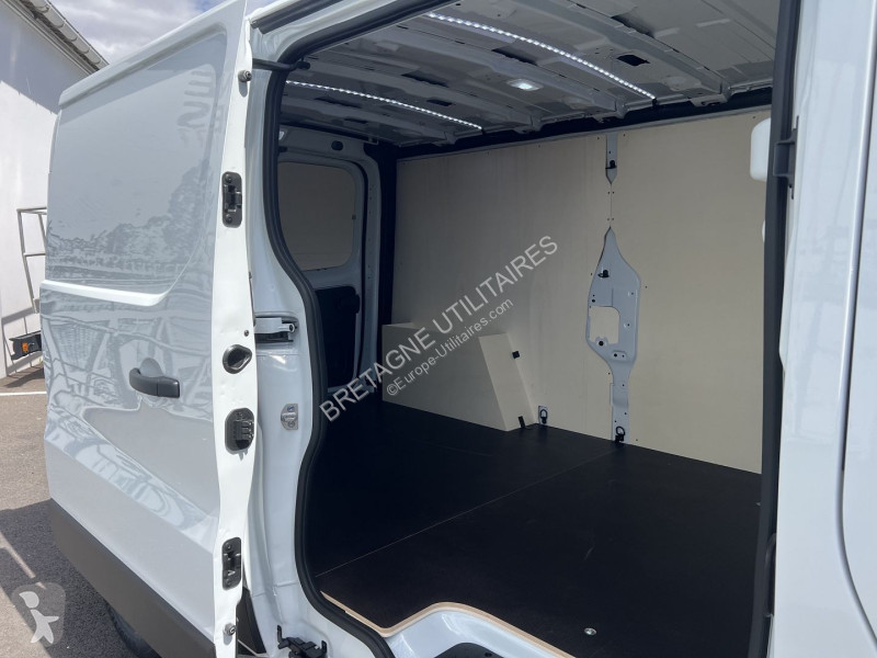 عربة نفعية Nissan PRIMASTAR FG L2H1 3T1 2.0 DCI...