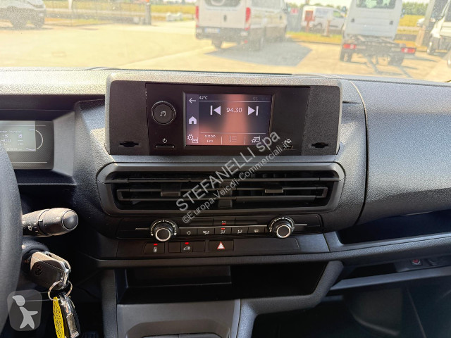 عربة نفعية Peugeot EXPERT 2.0 BLUE HDI 140CV L2H1