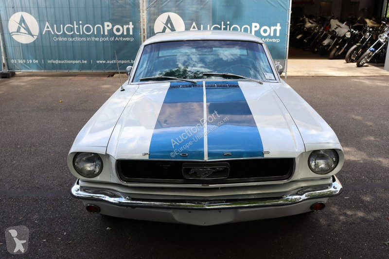 Furgoneta Ford V8