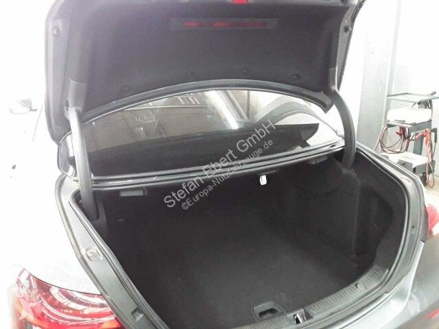 Véhicule utilitaire Mercedes E d...