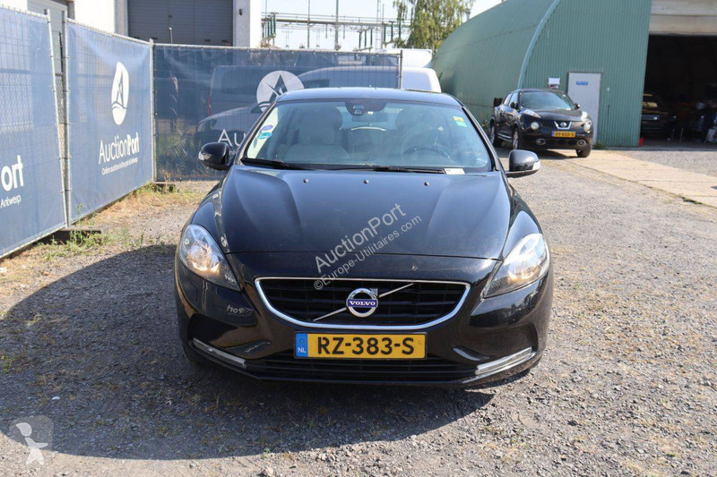 عربة نفعية Volvo