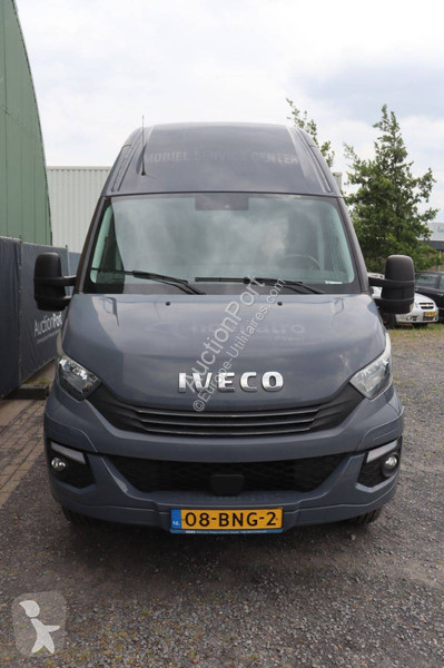 Furgoneta Iveco 70C18