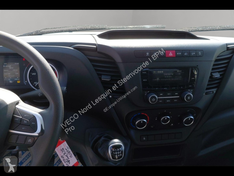 عربة نفعية Iveco CCb 35C16H3.0 empt 3750 BENNE...