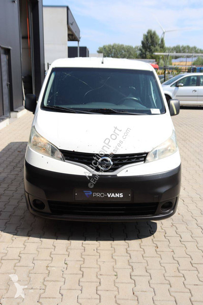 Furgoneta Nissan