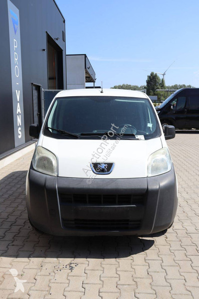 Véhicule utilitaire Peugeot