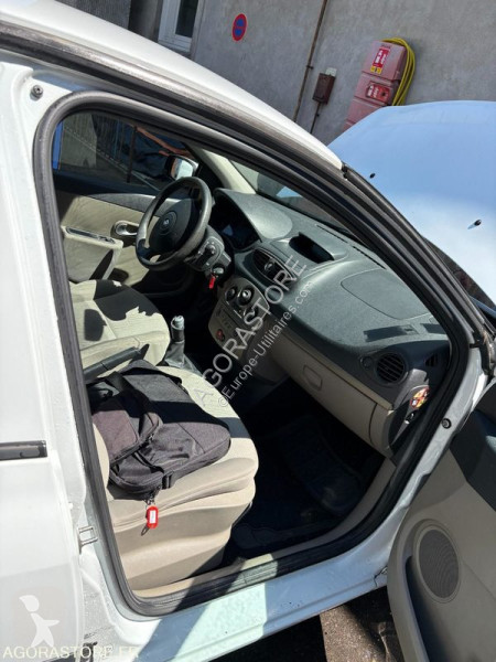 عربة نفعية Renault CLIO