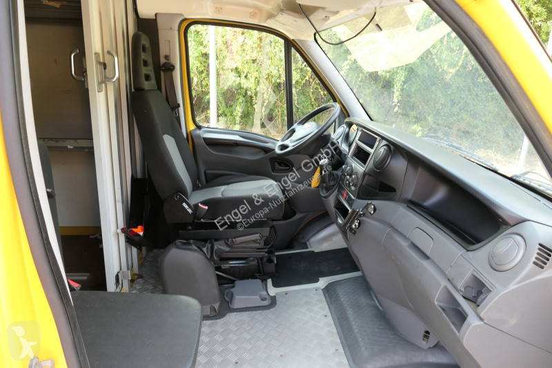 Véhicule utilitaire Iveco Daily 35 S11 C30C...