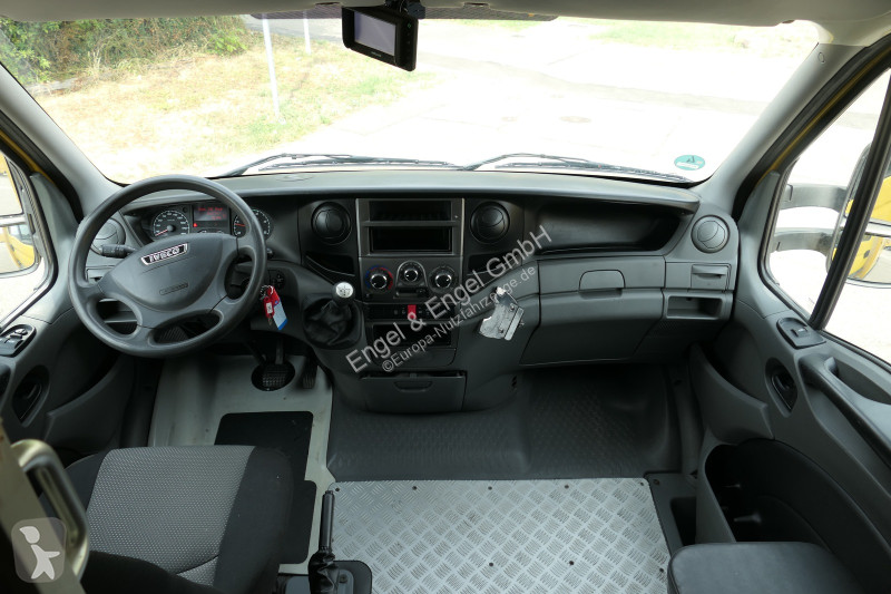 Véhicule utilitaire Iveco Daily 35 S11 C30C...