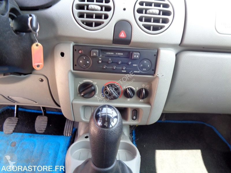 عربة نفعية Renault KANGOO