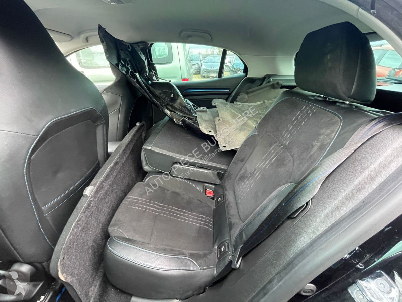 Véhicule utilitaire Renault RENAULT Mégane IV...