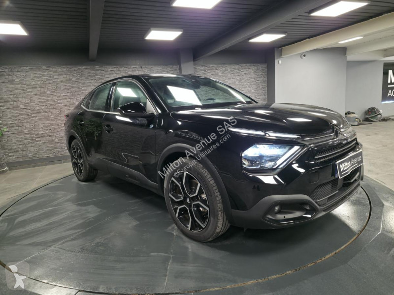 Véhicule utilitaire Citroën C4 X ë-136  E-Séries