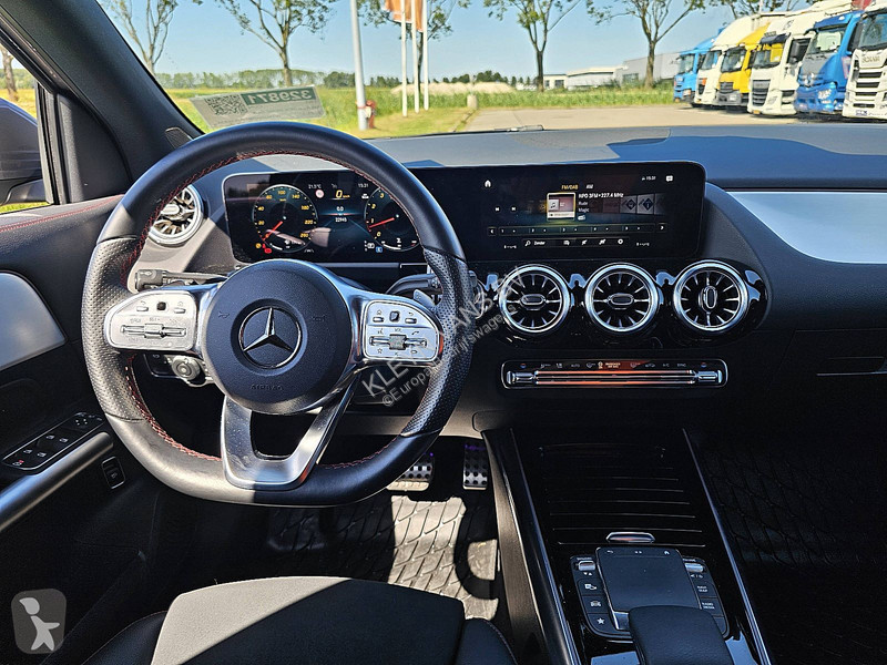 عربة نفعية Mercedes 4Matic AMG Line GLA