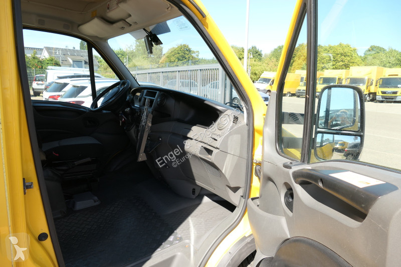 Véhicule utilitaire Iveco Daily 35 S11 C30C...