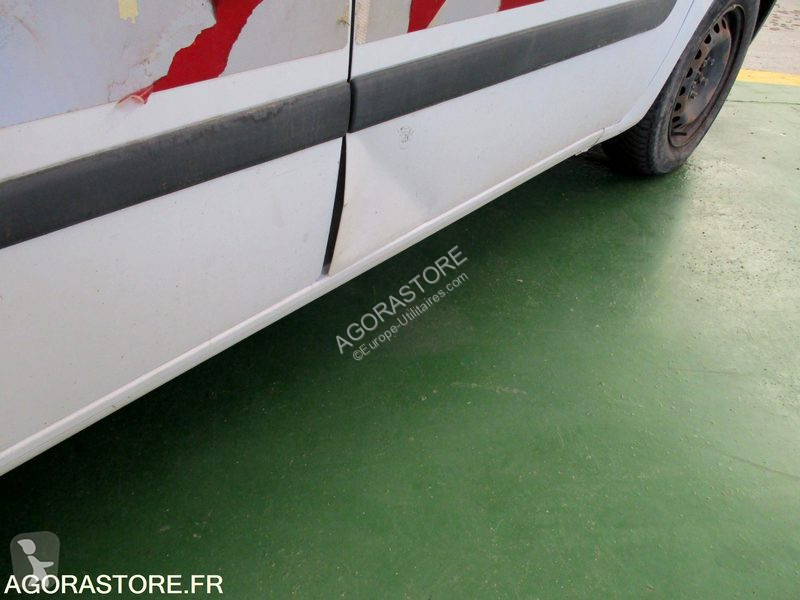 عربة نفعية Renault KANGOO