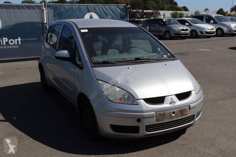 Samochód dostawczy Mitsubishi