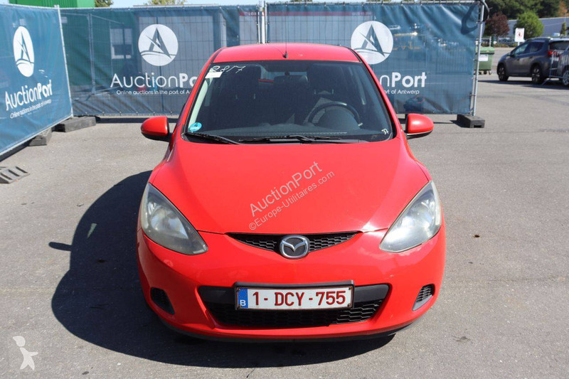 Samochód dostawczy Mazda  2