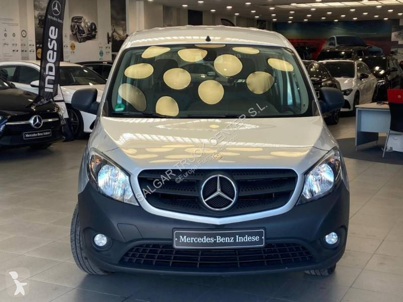 عربة نفعية Mercedes