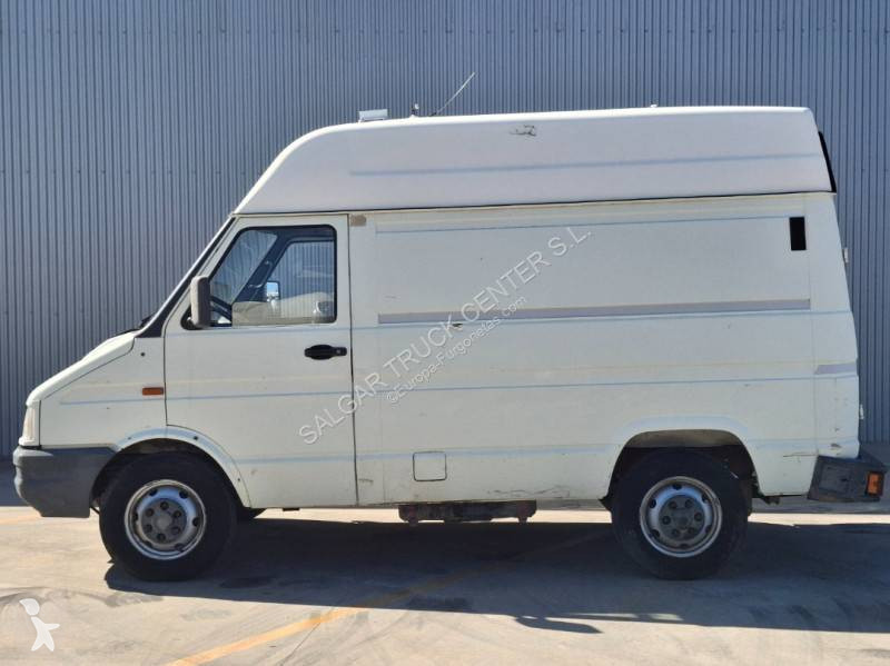 عربة نفعية Iveco