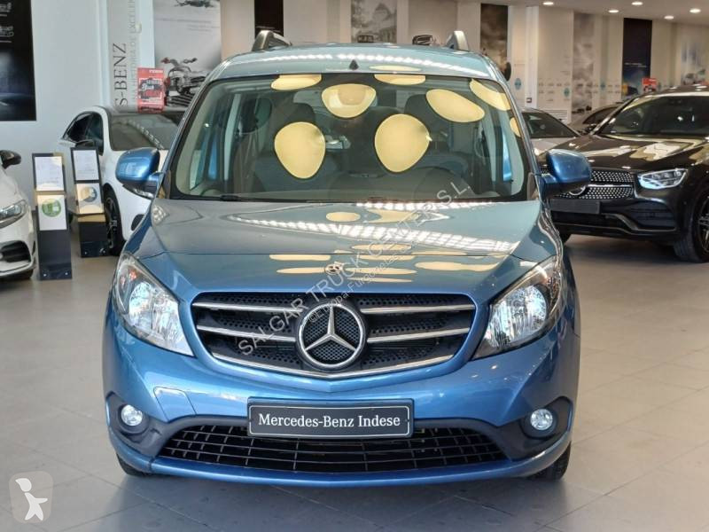 عربة نفعية Mercedes