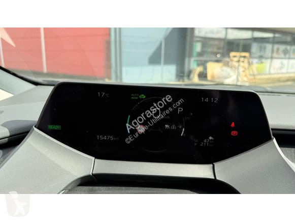 عربة نفعية Toyota PRIUS