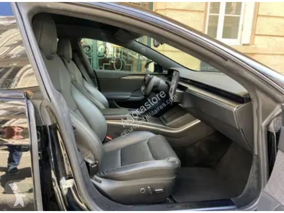 Véhicule utilitaire Tesla MODEL S