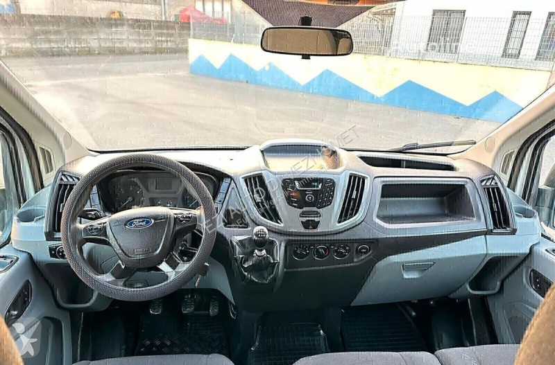 Véhicule utilitaire Ford