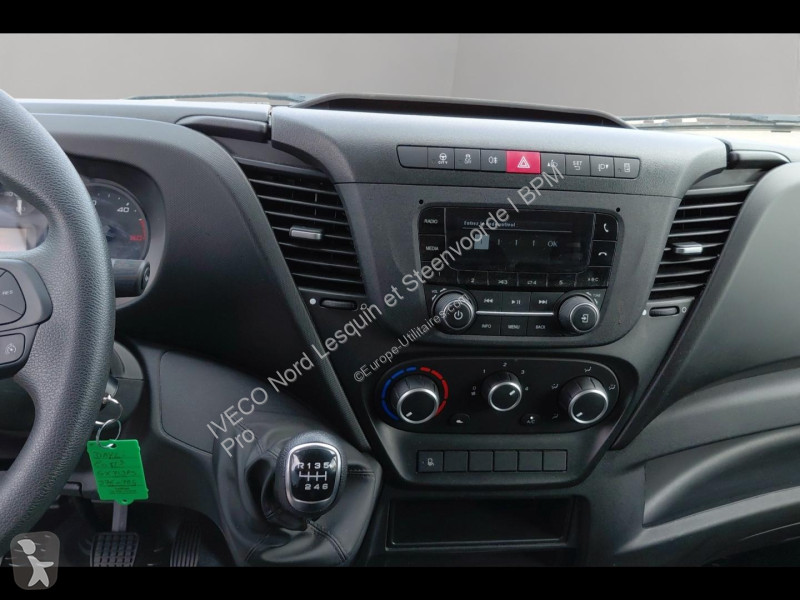 Véhicule utilitaire Iveco CCb 35C16H...