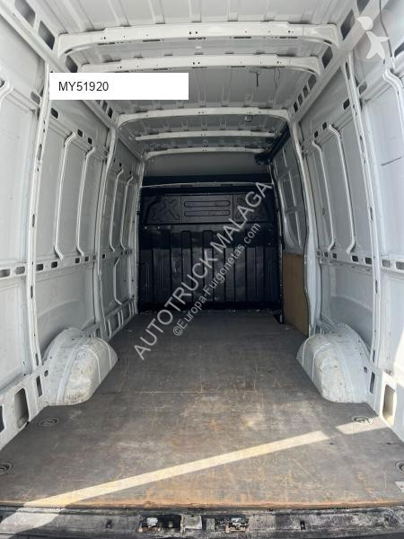 Furgoneta Iveco 35-140