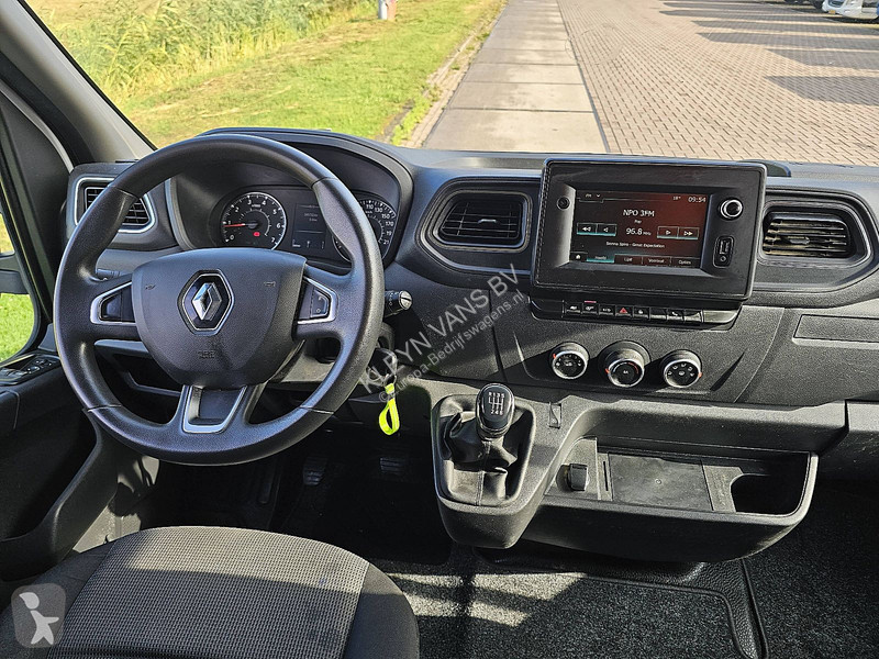 Renault T35 ac camera EURO6 van