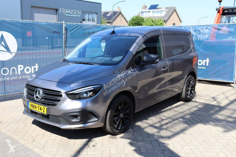 Mercedes 110CDI van