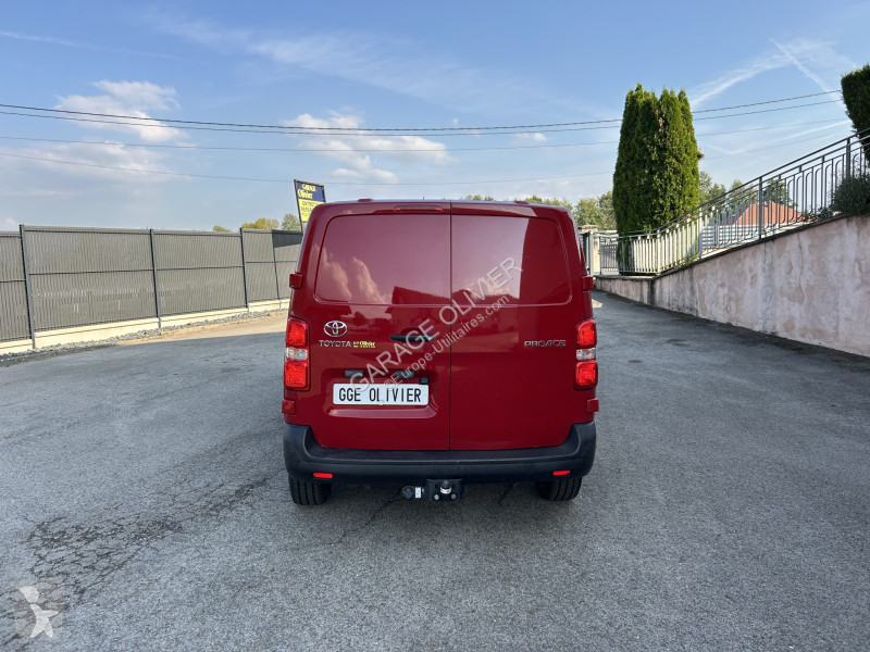 Véhicule utilitaire Toyota Proace Médium 2.0...