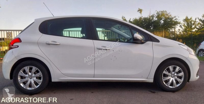 Peugeot 208 van