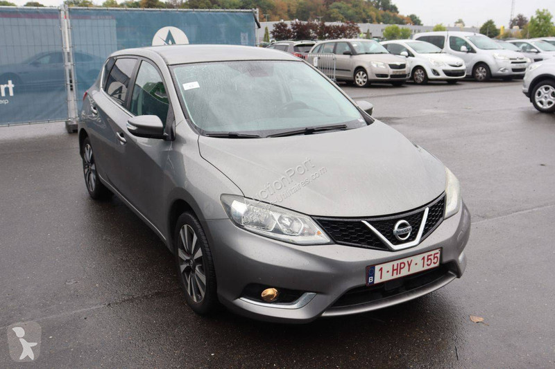 Véhicule utilitaire Nissan