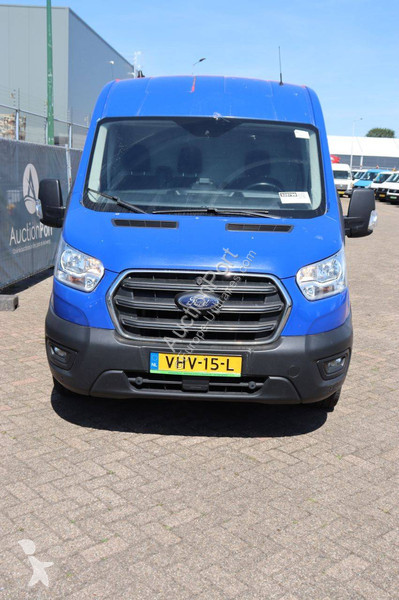 Véhicule utilitaire Ford