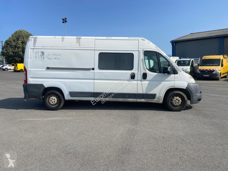 Véhicule utilitaire Peugeot
