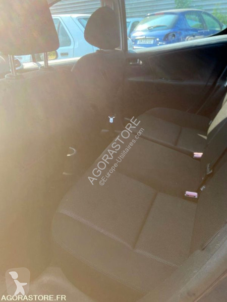 Véhicule utilitaire Peugeot 207