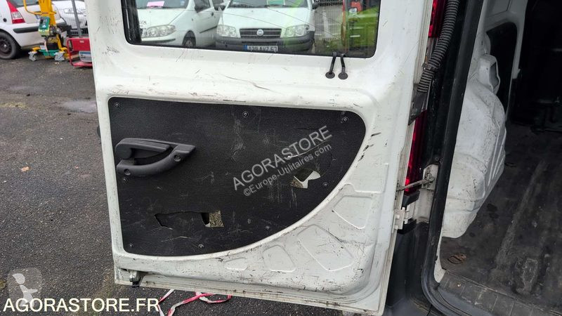 Véhicule utilitaire Fiat DOBLO