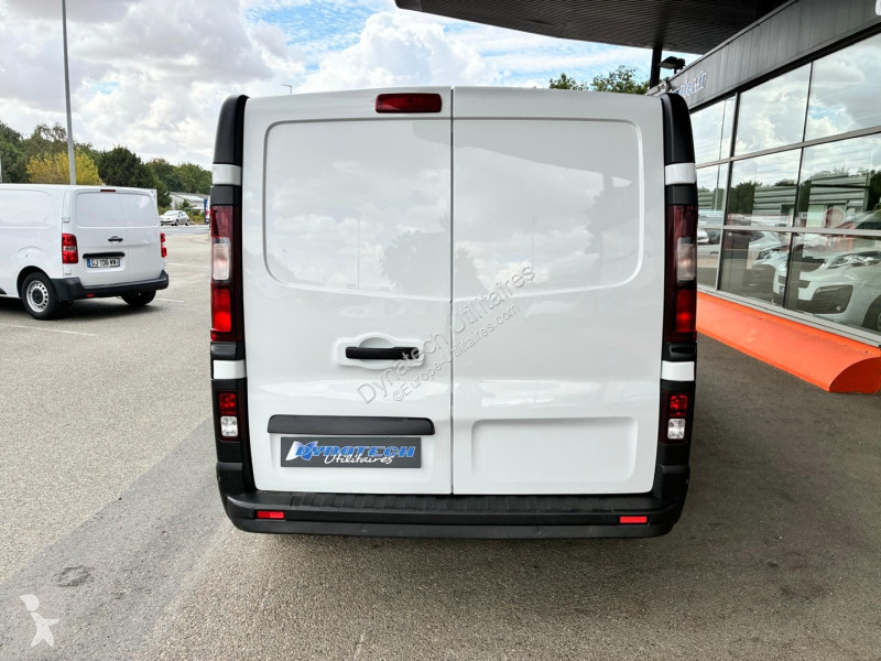 Véhicule utilitaire Renault TRAFIC III FG L2H1...