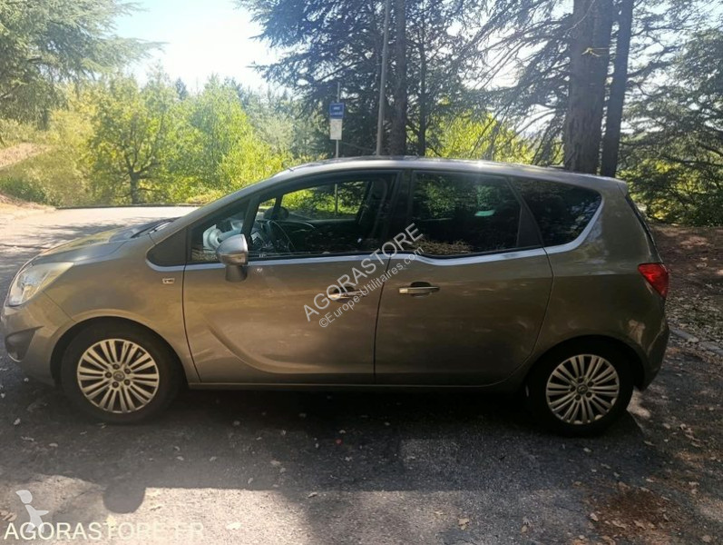 Véhicule utilitaire Opel MERIVA