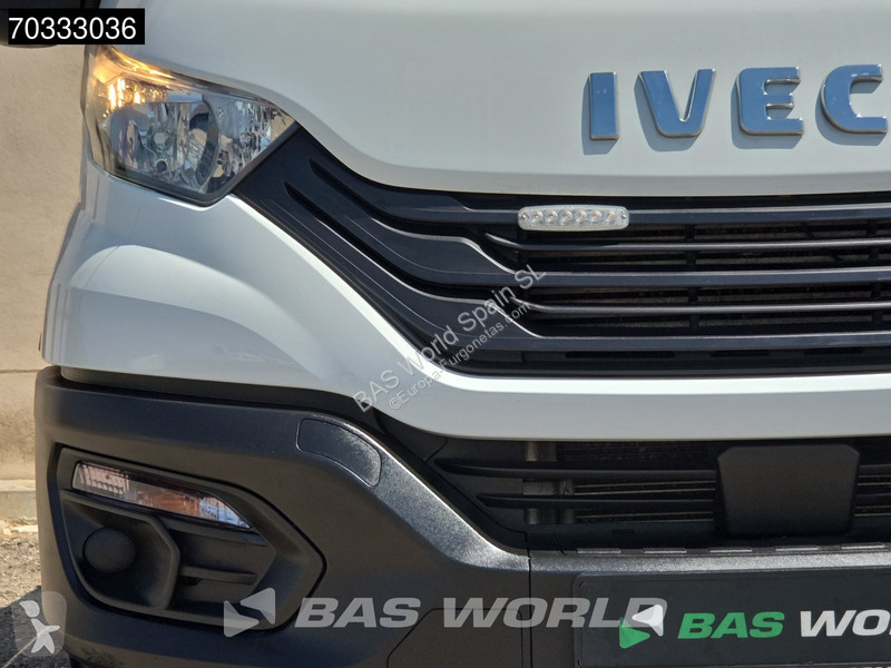 Véhicule utilitaire Iveco 35C18 3.0L Automático...