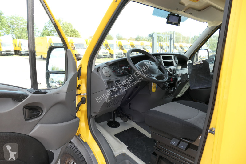 Véhicule utilitaire Iveco Daily 35 S11 C30C...