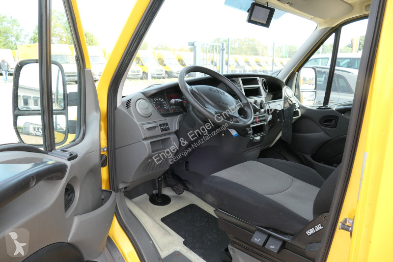 Véhicule utilitaire Iveco Daily 35 S11 C30C...