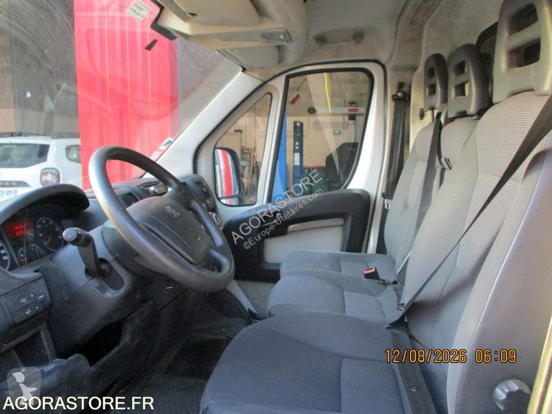 Véhicule utilitaire Peugeot BOXER