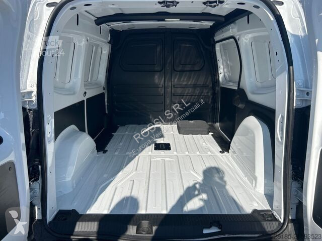 Véhicule utilitaire Mercedes ECITAN URGONE...