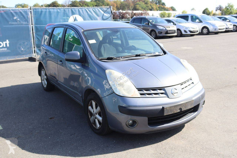 Furgoneta Nissan