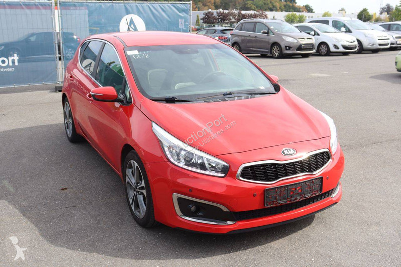 Véhicule utilitaire KIA  cee'd