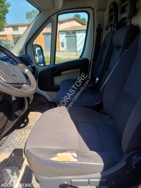 Véhicule utilitaire Peugeot BOXER